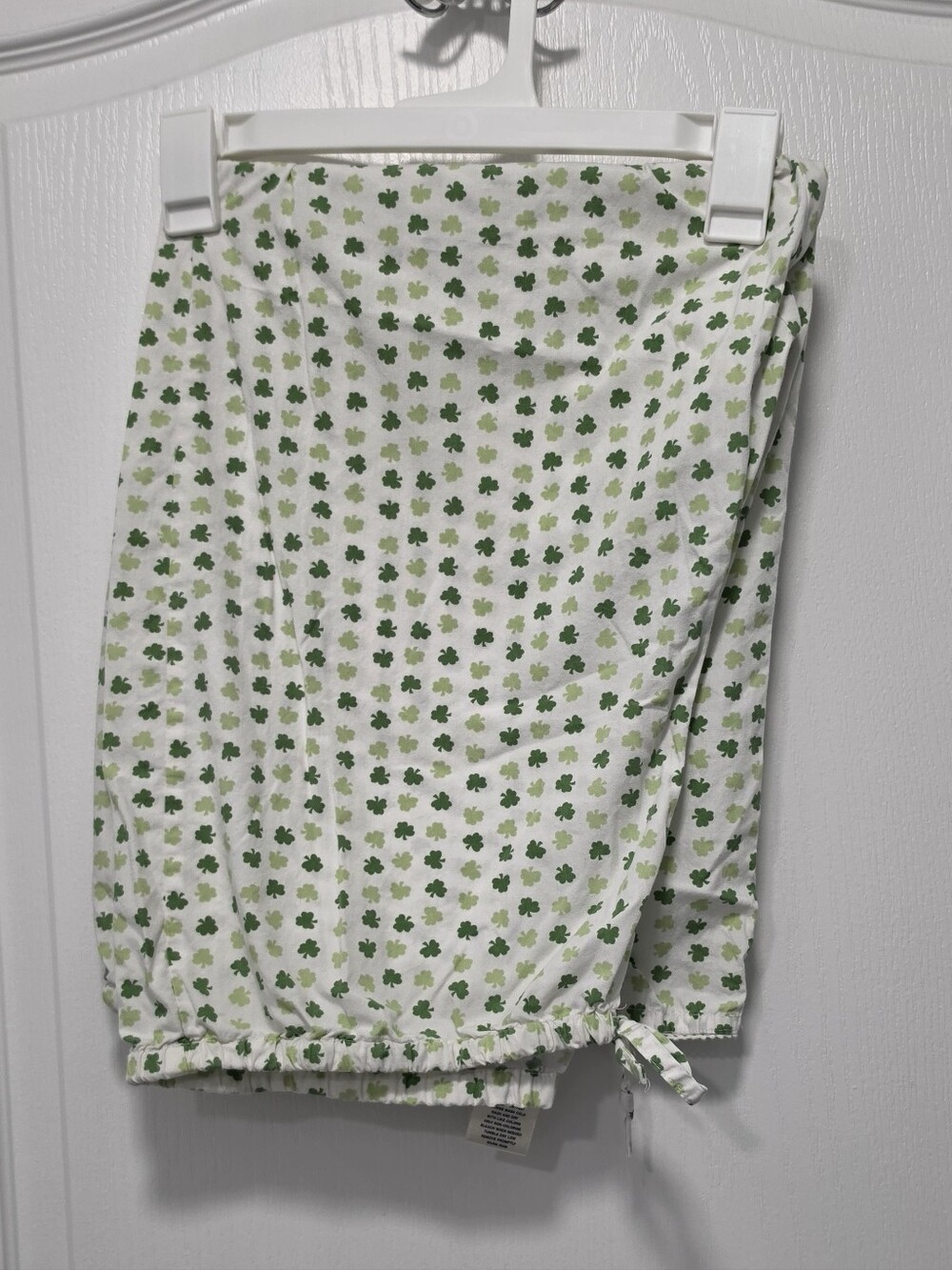 Old Navy White Drawstring Lounge/ Sleep Pants with Green Clover Print